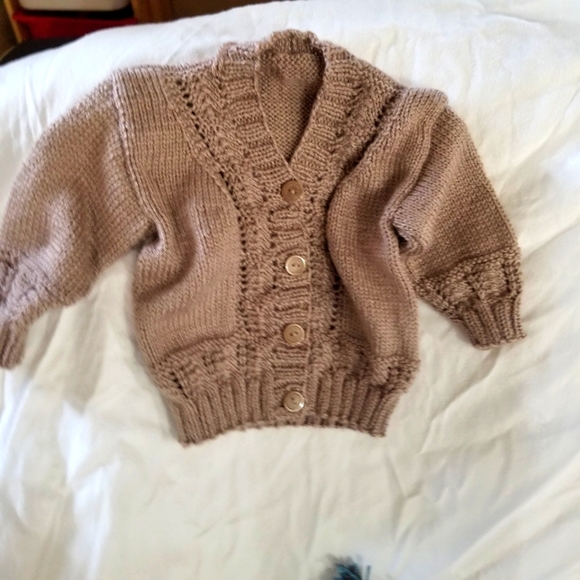 Handmade Knitted Baby Sweater - Picture 1 of 1